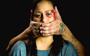家庭暴力