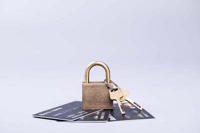由谁承担证明货损原因的责任