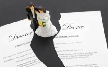 无子女无共同财产离婚协议书范文
