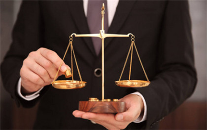 　　律师执业需具备哪些条件,律师费一般是多少